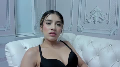 Snapshot of emma_torres18 chatting on December 2024 10:23:01 PM EMMA online show from December 2024 10:23:01 PM