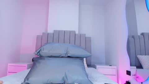 Snapshot of emma_trix chatting on November 2025 11:54:01 AM Emma online show from November 2025 11:54:01 AM