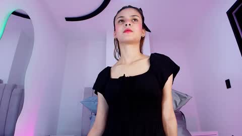 Snapshot of emma_trix chatting on November 2025 12:02:02 PM Emma online show from November 2025 12:02:02 PM