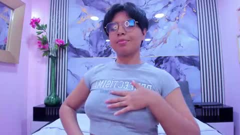 Emma  online show from September 2025 02:36:02 AM