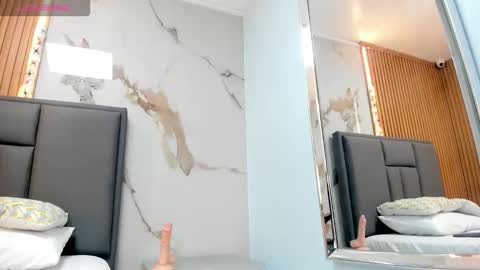 Snapshot of emmacooper2 chatting on October 2025 01:34:02 PM online show from October 2025 01:34:02 PM