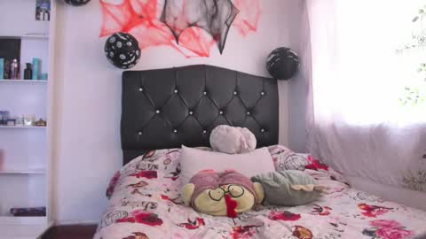 Snapshot of emmantho chatting on October 2025 07:03:01 PM Emmantho online show from October 2025 07:03:01 PM