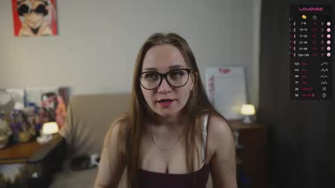 Snapshot of emmatiny chatting on November 2025 01:11:02 PM Mia online show from November 2025 01:11:02 PM