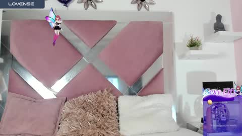 emmymiller1 online show from January 2025 08:00:01 PM
