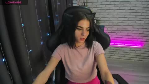 Snapshot of emy__angel chatting on December 2024 10:45:02 AM emy__angel online show from December 2024 10:45:02 AM