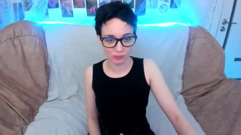 Ericka online show from December 2025 11:49:02 AM