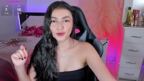 Snapshot of esmeralda_colllins chatting on November 2025 08:19:02 PM Esmeralda online show from November 2025 08:19:02 PM