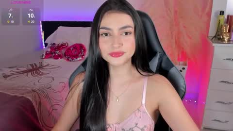 Snapshot of esmeralda_colllins chatting on November 2025 08:19:02 PM Esmeralda online show from November 2025 08:19:02 PM