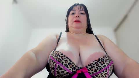 Esmeralda online show from December 2024 12:45:02 PM