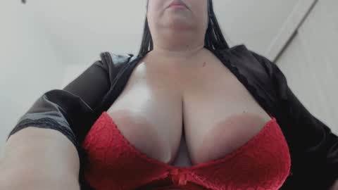 Esmeralda online show from January 2025 09:25:01 PM
