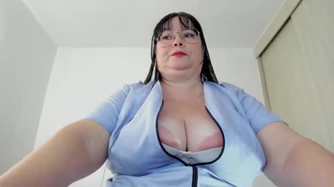 Esmeralda online show from March 2025 03:37:01 PM