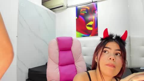 esperanzaandjey online show from March 2025 10:43:01 PM