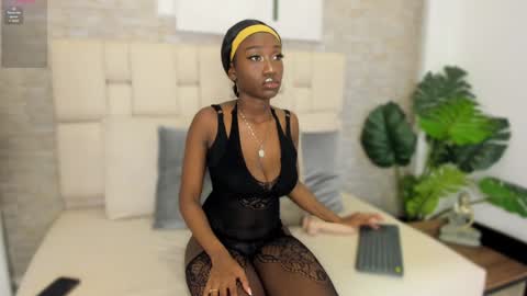 Snapshot of estefanyy_ chatting on January 2025 11:36:02 AM estefany online show from January 2025 11:36:02 AM