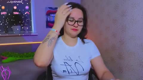 EsterPlayful online show from October 2025 08:15:02 AM