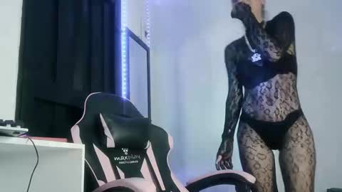 dulce luna online show from September 2025 12:10:01 AM