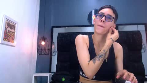 Eva cute online show from November 2025 04:51:02 PM