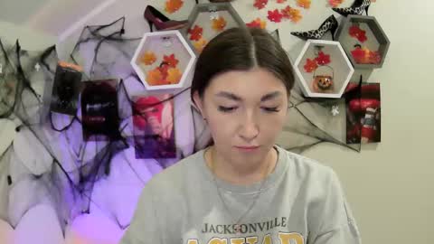 Snapshot of evachaturbatte chatting on October 2025 11:10:01 AM Evachaturbatte online show from October 2025 11:10:01 AM