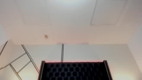 Evelin online show from December 2024 06:28:01 PM