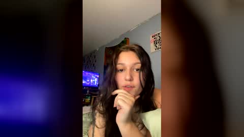 eviesins_xo online show from December 2025 04:20:03 AM
