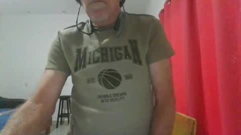 SweetZeek online show from November 2025 08:18:01 PM