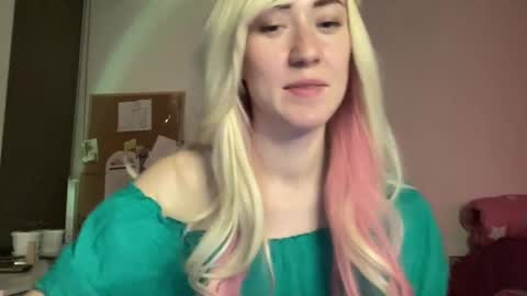 fairy_face online show from March 2025 07:17:01 PM