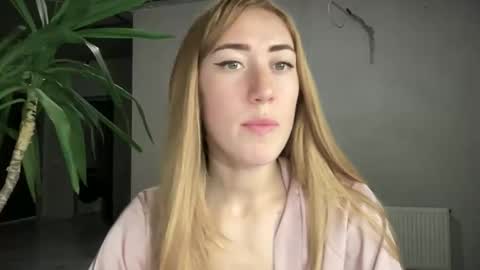 fairy_face online show from September 2025 06:29:02 PM