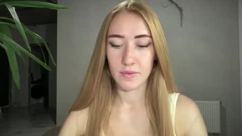 fairy_face online show from September 2025 06:42:02 PM