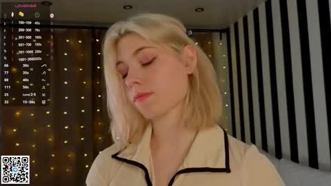 Emilia online show from December 2025 04:07:02 AM