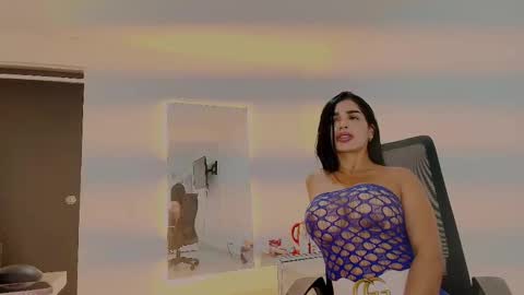 fitnessmommyy online show from September 2025 04:32:01 PM