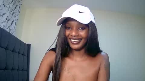 Snapshot of flirtyy_sheery chatting on December 2024 10:10:02 AM sheery online show from December 2024 10:10:02 AM