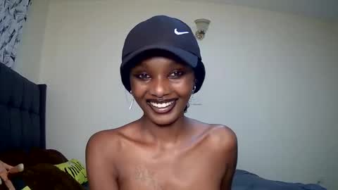 Snapshot of flirtyy_sheery chatting on January 2025 01:00:02 PM sheery online show from January 2025 01:00:02 PM