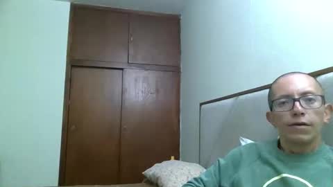 Snapshot of fonzi_flores chatting on November 2025 12:44:02 PM fonzi_flores online show from November 2025 12:44:02 PM