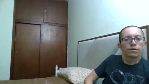 Snapshot of fonzi_flores chatting on November 2025 12:26:01 PM fonzi_flores online show from November 2025 12:26:01 PM