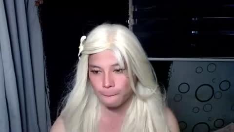 Snapshot of foxli_xx chatting on November 2025 07:30:01 AM KITTY online show from November 2025 07:30:01 AM