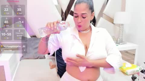 Victoria Franchesca  online show from October 2025 12:50:01 PM