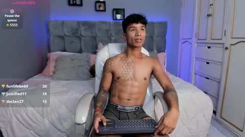 Snapshot of frank98_ chatting on September 2025 11:26:01 PM frank98_ online show from September 2025 11:26:01 PM