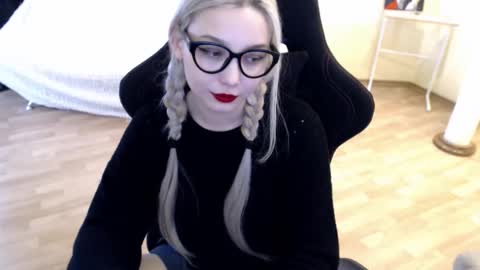 Lilith online show from February 2025 06:59:02 AM