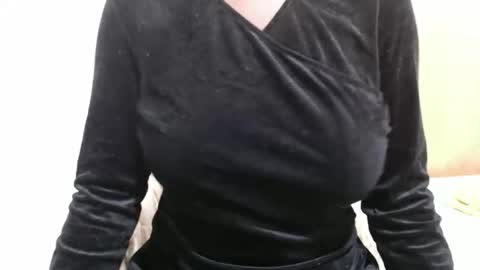 Snapshot of fruity28 chatting on November 2025 08:09:01 PM fruity28 online show from November 2025 08:09:01 PM