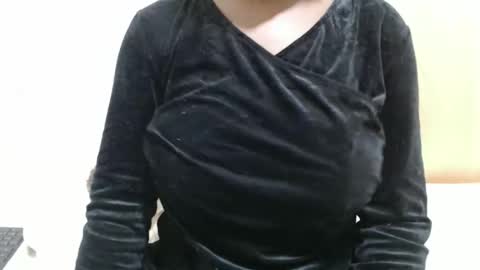 Snapshot of fruity28 chatting on November 2025 04:40:02 PM fruity28 online show from November 2025 04:40:02 PM