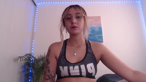 Gabriela online show from March 2025 06:21:02 PM