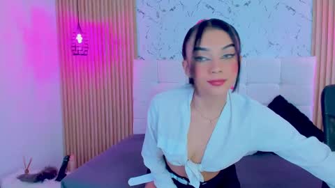 Gabriela Evans MS online show from February 2025 10:18:01 PM