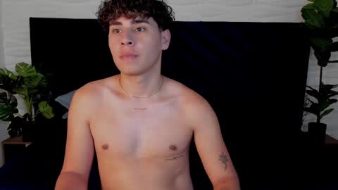 gabriell_ramirez_ online show from February 2025 09:53:01 AM