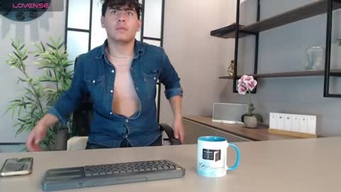 gabriell_ramirez_ online show from March 2025 04:47:02 AM