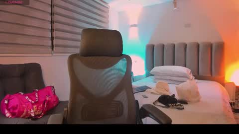 Snapshot of gemarodriguez_ chatting on November 2025 04:11:02 AM Gemma online show from November 2025 04:11:02 AM