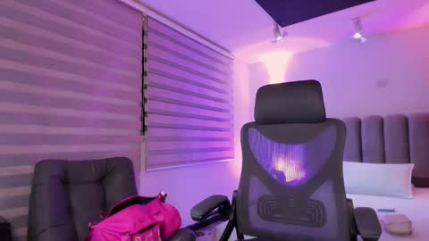 Snapshot of gemarodriguez_ chatting on November 2025 06:16:02 AM Gemma online show from November 2025 06:16:02 AM