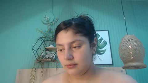 Snapshot of geo_jonnes25 chatting on November 2025 09:41:01 AM Geo J online show from November 2025 09:41:01 AM