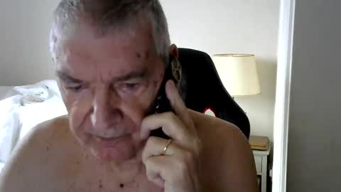 Snapshot of gh1952ma chatting on December 2024 01:18:01 PM Gisse online show from December 2024 01:18:01 PM