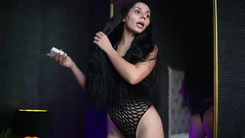 Snapshot of giaeasyice chatting on November 2025 08:35:02 PM Gia online show from November 2025 08:35:02 PM