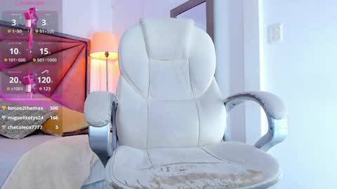 Gia  online show from December 2024 08:43:01 PM
