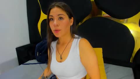 Snapshot of giannajohnson chatting on November 2025 03:09:02 AM GiannaJohnson online show from November 2025 03:09:02 AM